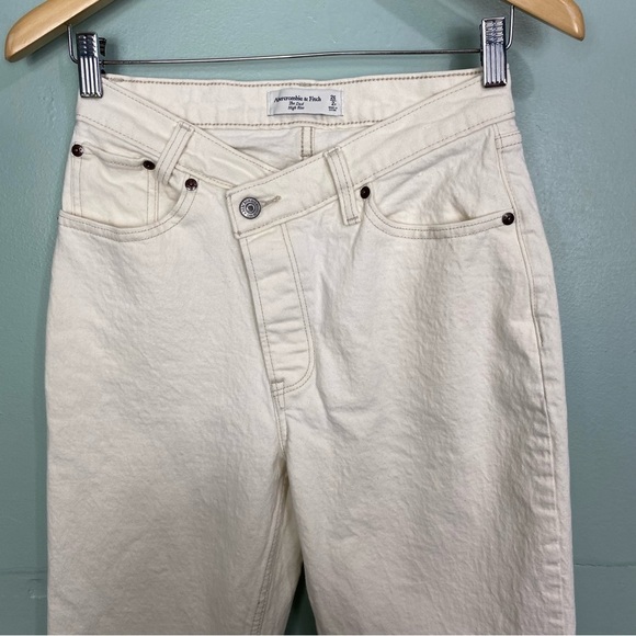 Abercrombie & Fitch The Dad High Rise Jean Cream‎ Criss Cross Sz 26 2 R FLAWED - Picture 3 of 7